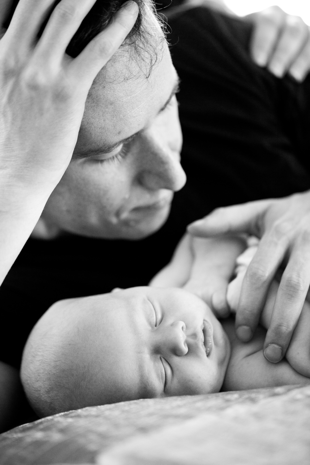 Mariel and Joey: Newborn photos at home in Richardson