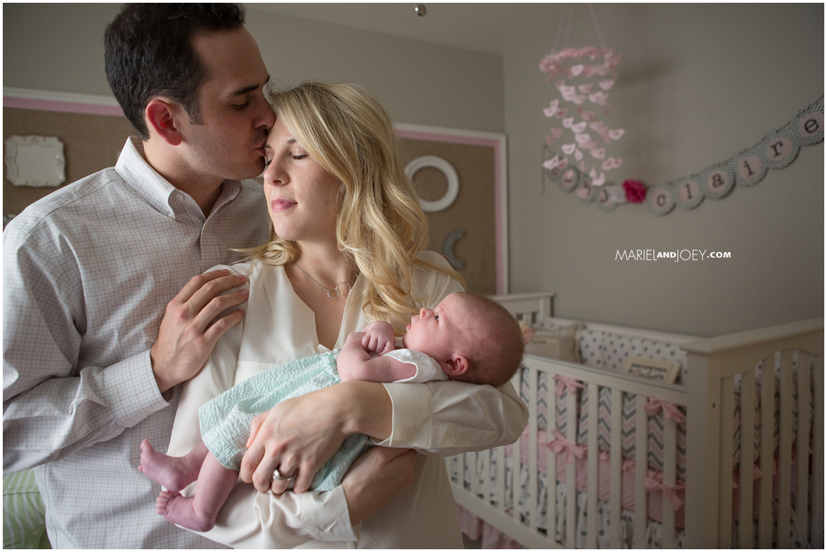 Newborn photography with bow in nursery in Dallas. Family and newborn photography. Mariel and Joey photographers of life and love